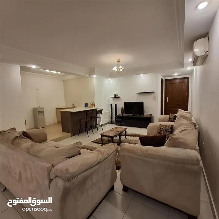 شقة فاخرة مفروشة للإيجار في ام اذينة