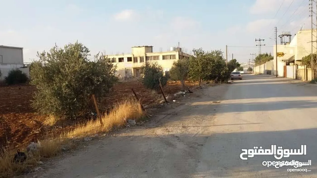 ارض4دنم في الجويدةاشارةسوق الخضار المركزي قبل صوامع الحبوب بدايةشارع الستين بتجاه مدينةسحاب الصناعية