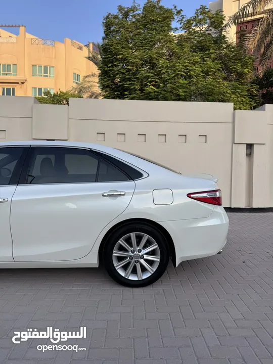 Toyota Camry GLX 2017