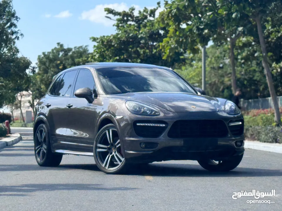 PORSCHE CAYENNE GTS 2014