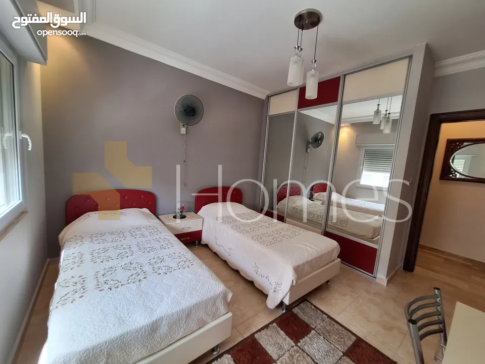 شقة اخير مع روف للبيع في الرابية بمساحة اجمالية 254م