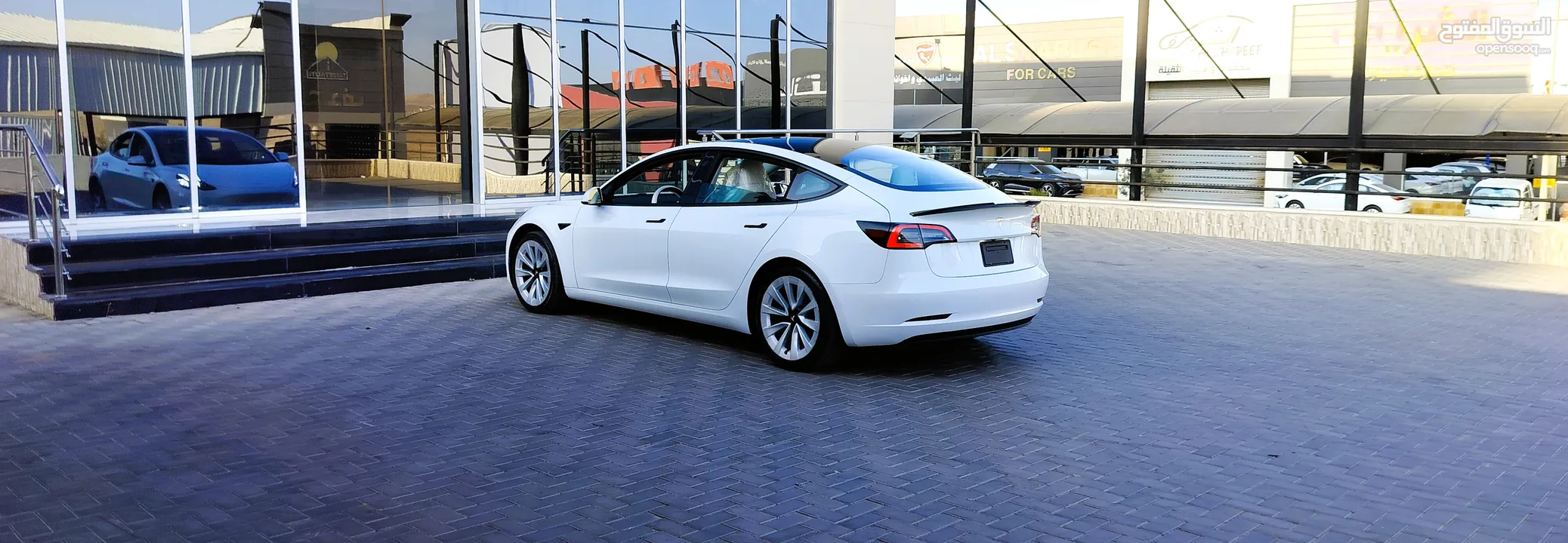 تيسلا 2021 model 3 فحص كامل 4 جـيـد فرش ابيض جنط 19بحالة الوكالة لون مميز للبيع بسعر لقطة ومحروووق