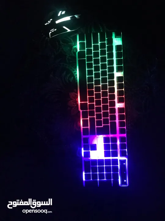 pc للبيع نقاصو شاشة