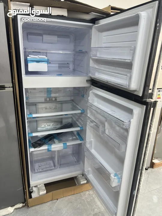 ثلاجه شارب لون اسود مميز 450 ليتر بسعر حرق
