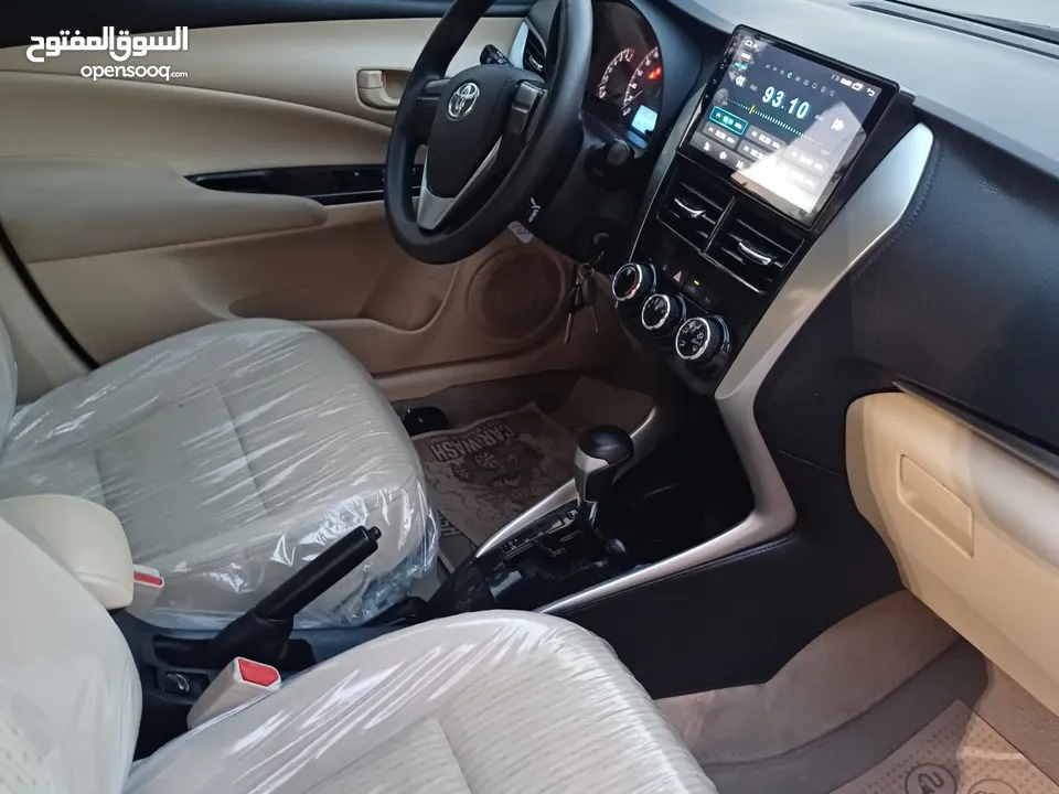 تويوتا يارس 2019   ماتور 1500cc بسعر 11500 دينار  الشكل الجديد فحص كامل 7 جيد بدون ملاحظات او قصعات