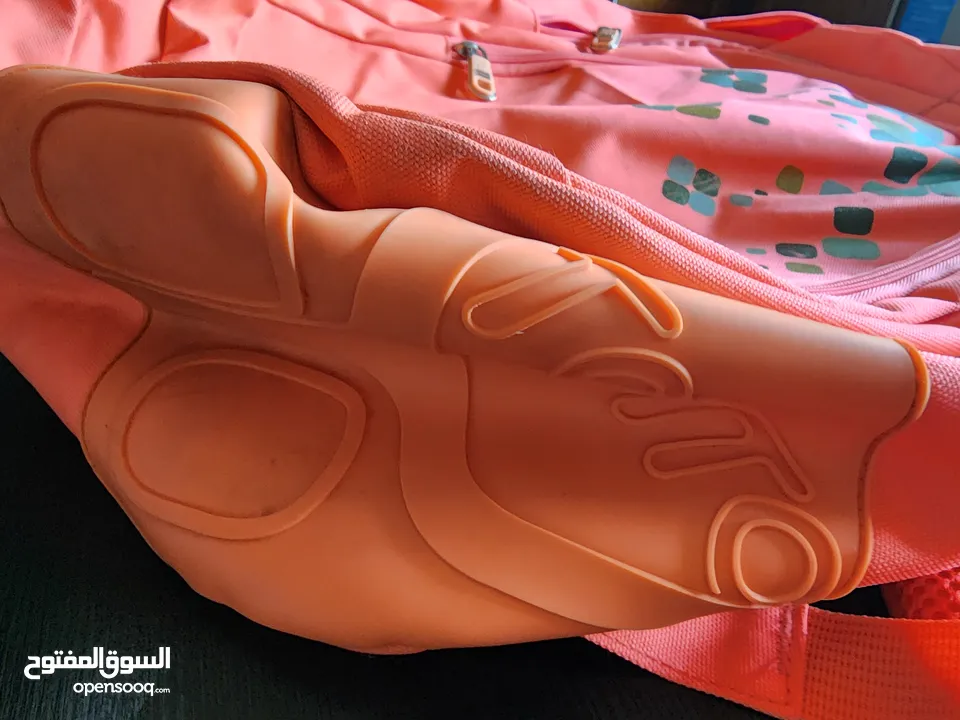 شنطة مدرسية ماركة توتتو الاصلية مستعملة بحالة ممتازة للبيع