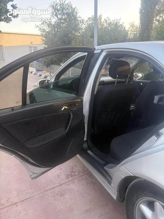 Mercedes 2001 C200 for sale in good condition