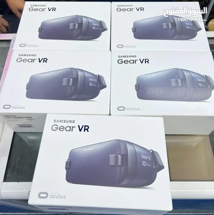 Samsung VR with remote new .