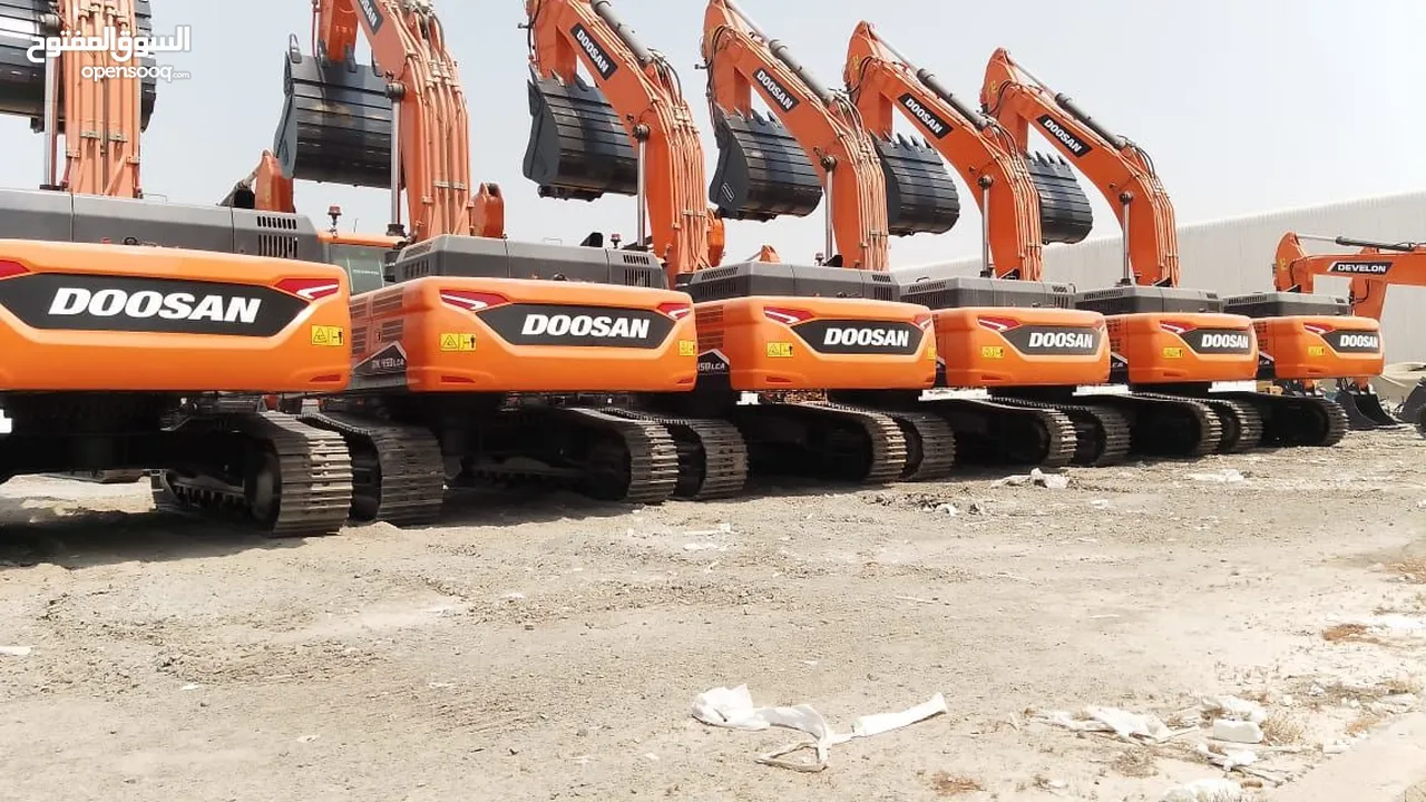 للتصدير حفار DOOSAN كوري: DOOSAN DX225  DX300 DX450 LCAالسعر عند الطلب