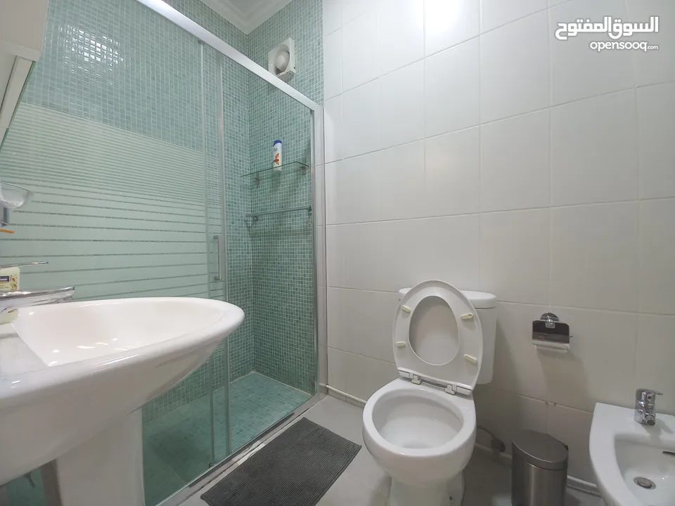 شقة مع روف مفروشة للايجار في الرابية  ( Property 34158 )-174867630