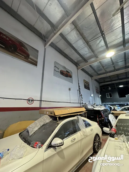 ورشة الهيكل في الصناعية 4 ورشة حديثة ومزينة باحسن انواع الديكورات مع ايدي عاملة جيدة للبيع