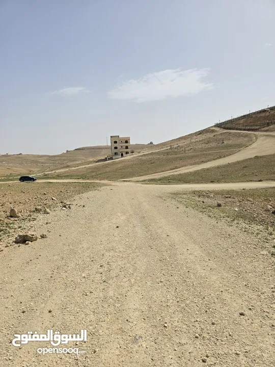 أرض على شارع المية ممر عمان التنموي للبيع