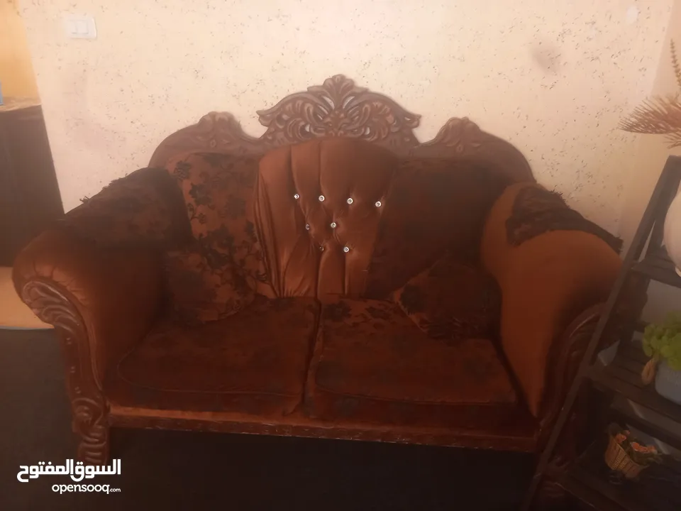 طقم كنب مستعمل بحاله جيده للبيع