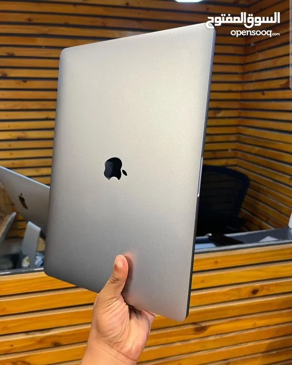 2 MacBook Air M2 256GB - Under warranty til December 7  تخت مفاعل الشركة لأخر السنة  مشحون 7 مرات