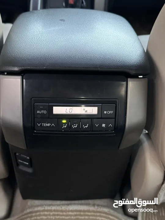 Toyota Prado 2013 Fully loaded 7 Jayed  1 owner  7 seats 4000 cc 4x4 Sunroof  Leather seats heated