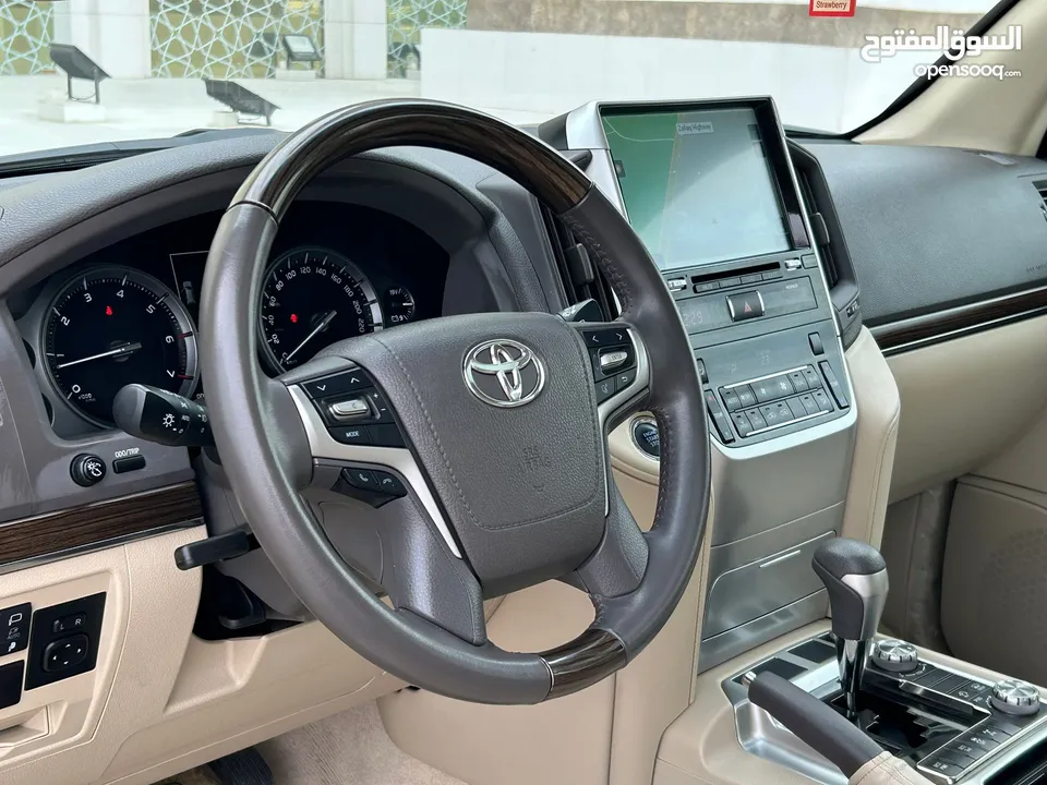 Toyota LAND CRUISER GXR V8 grand touring model 2019 FOR SALE