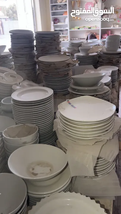 يوجد كميه صحون ، البيع جمله او مفرق