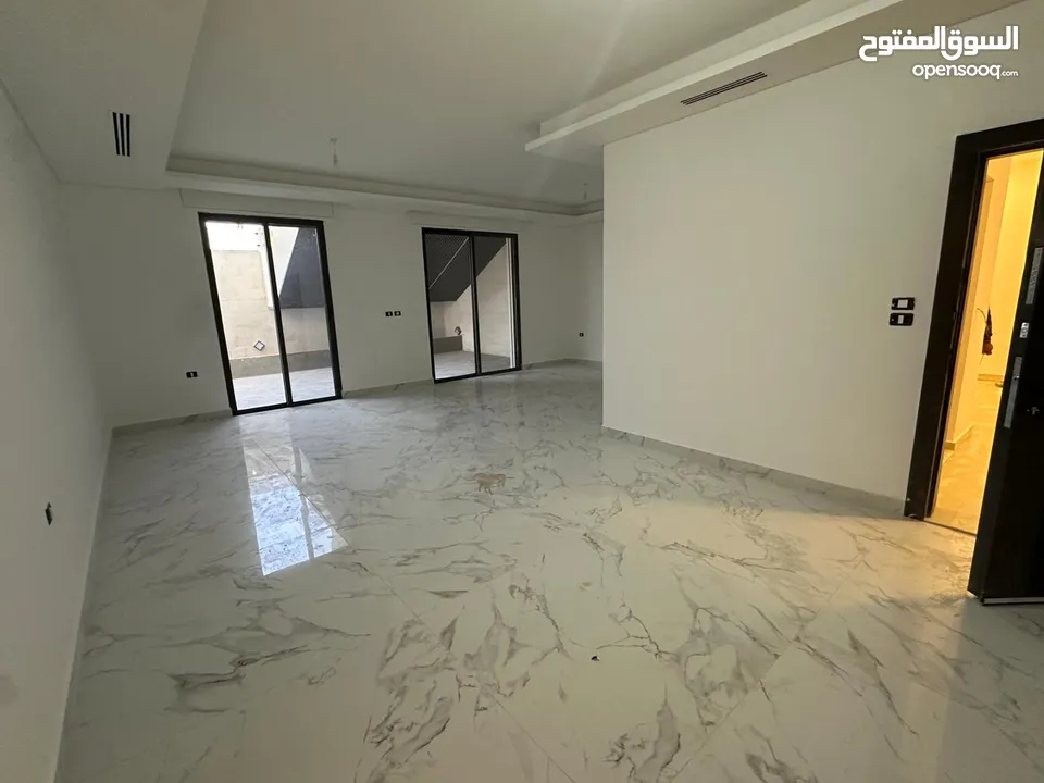 شقه غير مفروشه للبيع في ام اذينه ( Property ID : 38028 )