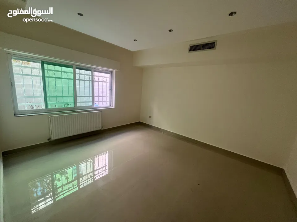 شقة 4 نوم مع مسبح للايجار ( Property 39164 )-175034641