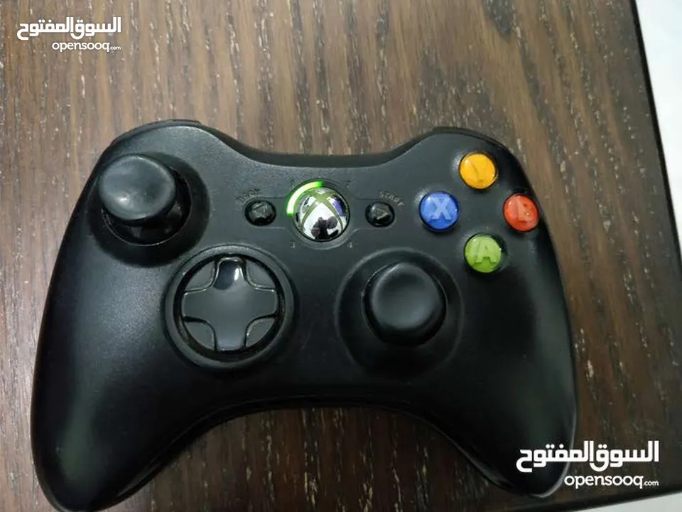 بسم الله الرحمن الرحيم اكس بوكس 360 للبيع بحاله ممتازه استخدام قليل   غير معدل