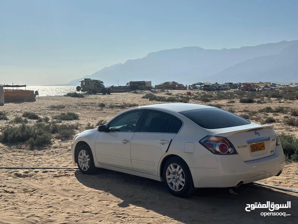 2011 Nissa Altima Available in AMRATH. In good Very good condition. Just Buy & drive.