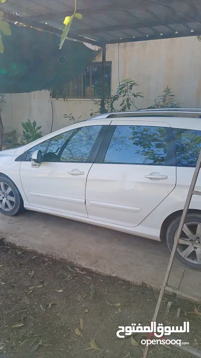 بيجو 308 ستيشن 6+1