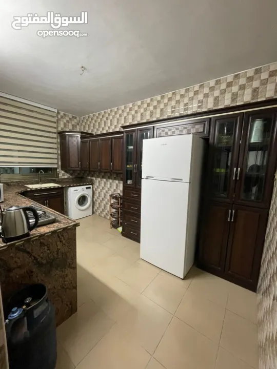 شقة مفروشة للاجار في شارع عصيرة