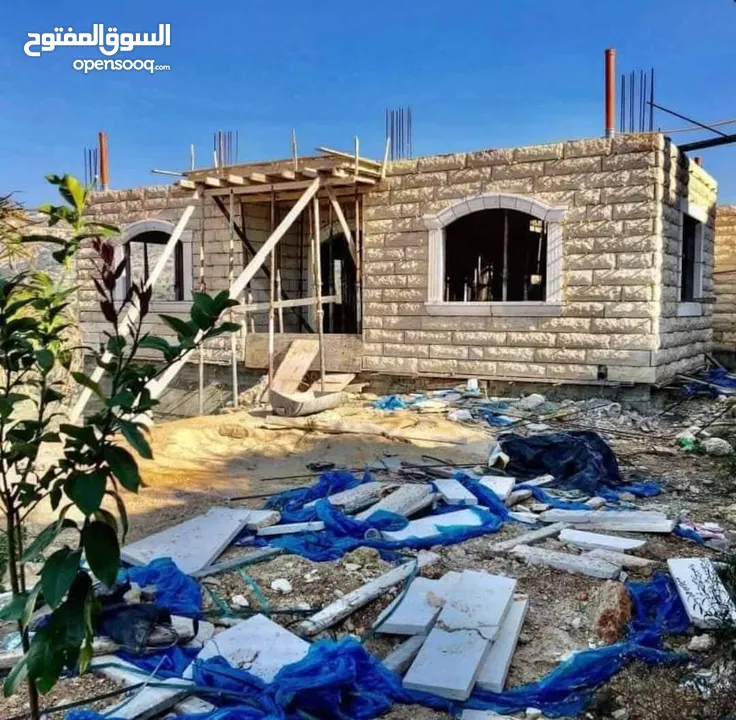 بناء قائم على قطعه ارض مساحة 800 متر