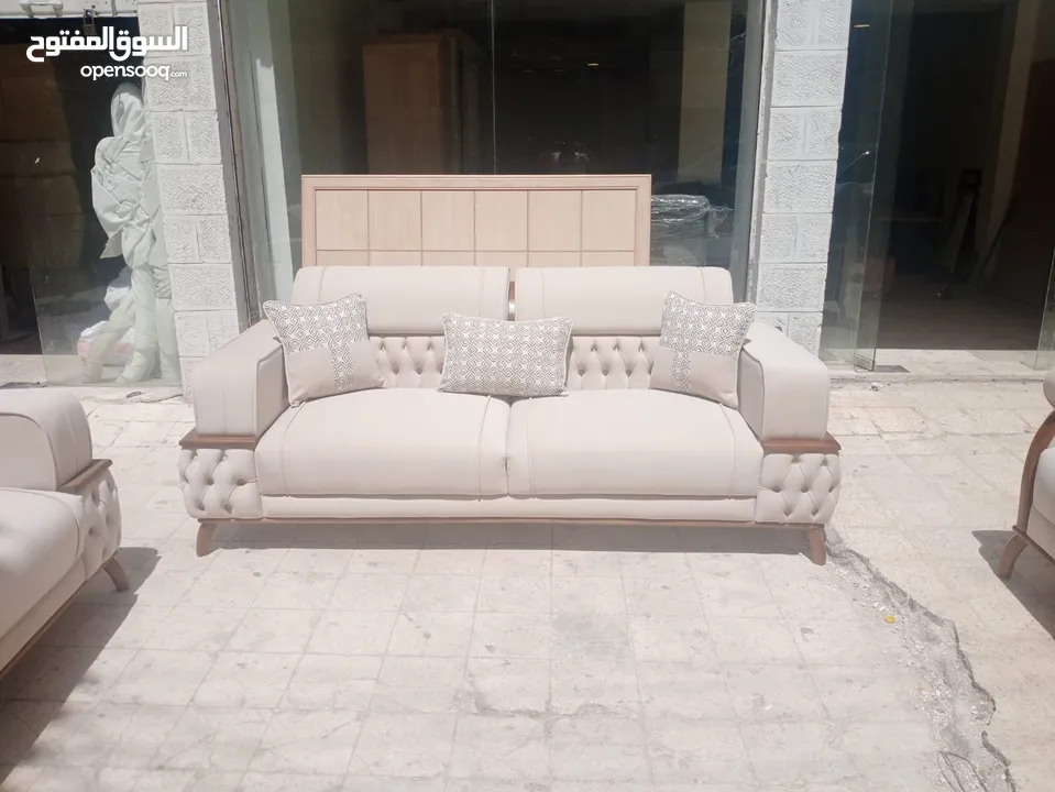 طقم كنب كلاسيكي مميز قعدة صالون امريكي كشاط أسود وقماش وتر بروف خشب سويدي