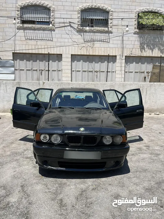 E34 BMW   اسود 6 سلندر