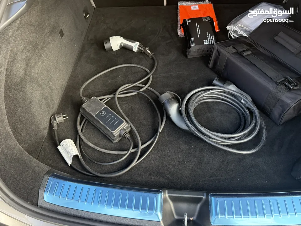 مارسيدس GLE 350e ترخيص 2022 محرك 2000 هايبرد plug in/يقطع على الشحنه 99 كيلو متر