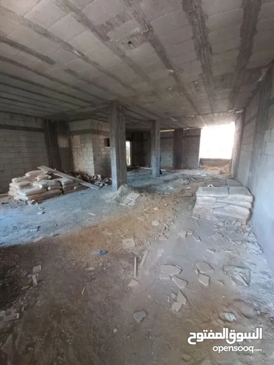 شقق عظم مساحه شقه 130متر بدفعه 10الف شيكل للعظم و 50الف شيكل للمشطب