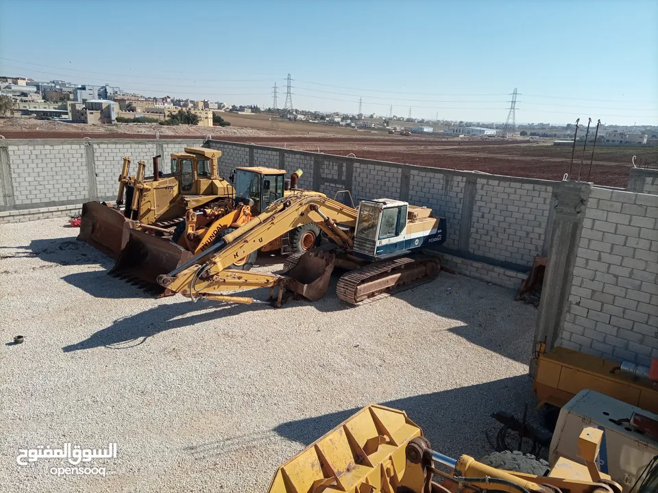 بلدوزر D8L +لودر 470 +حفارة 450 +حفارة 300 للإيجار