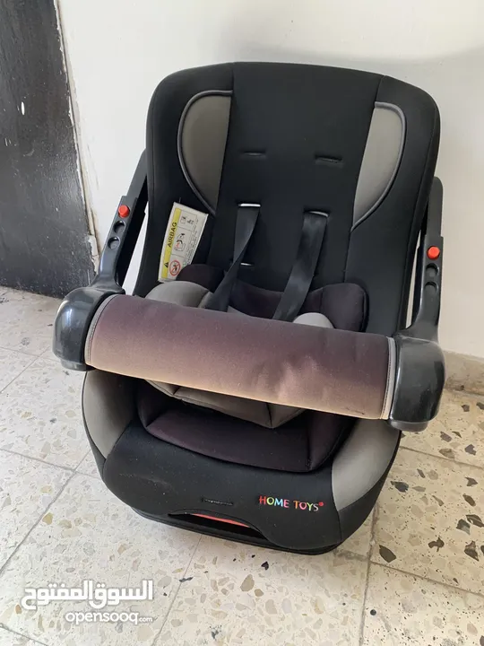 مقعد أطفال للسياره car seat  بحالة الوكالة سبب البيع عدم الحاجة