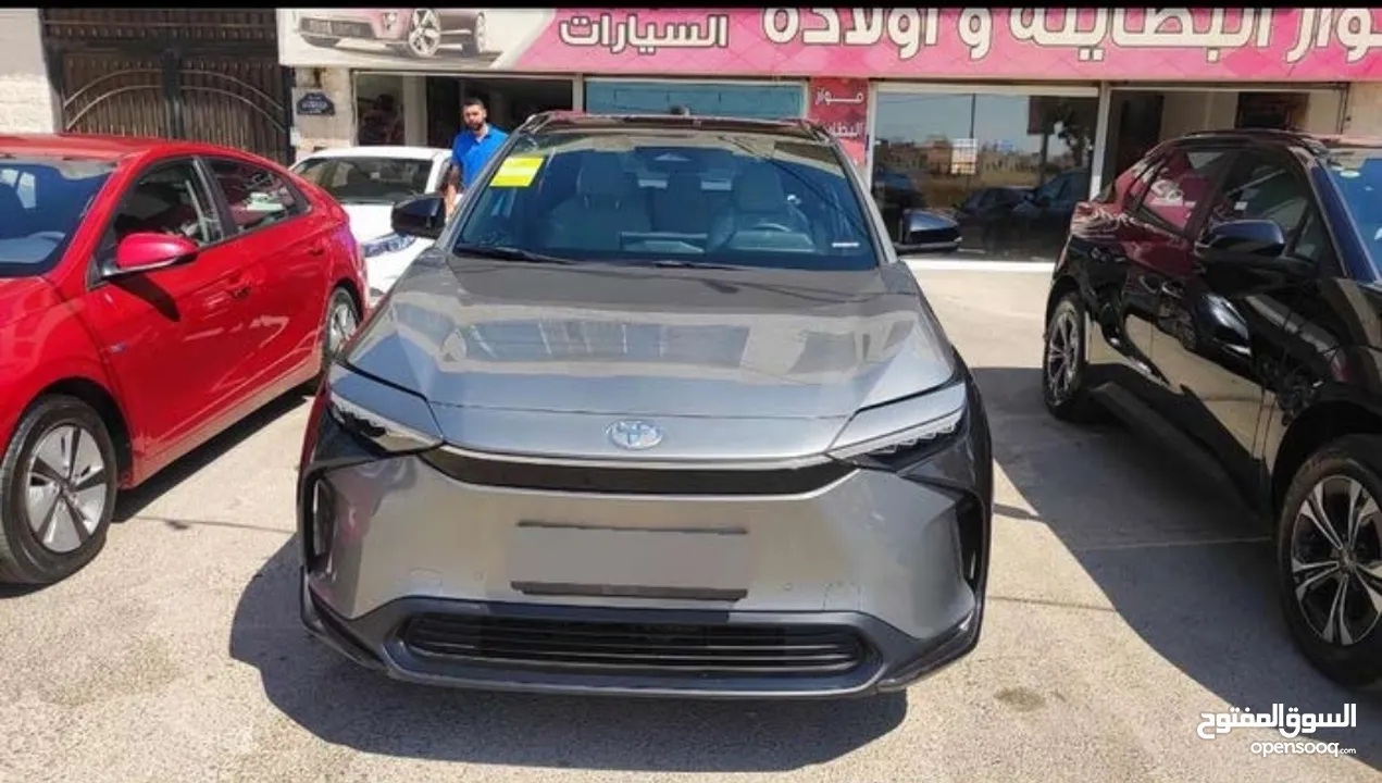 - Toyota bZ4X 2023  كهربائية بالكامل  فئة Long Range Pro  دفع أمامي