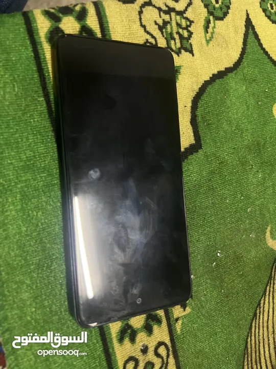 هاتف itel P55 بحاله ممتازه فقط كسر بسيط في طرف الشاشه مش مفتوح ولا مره استعمل عادي