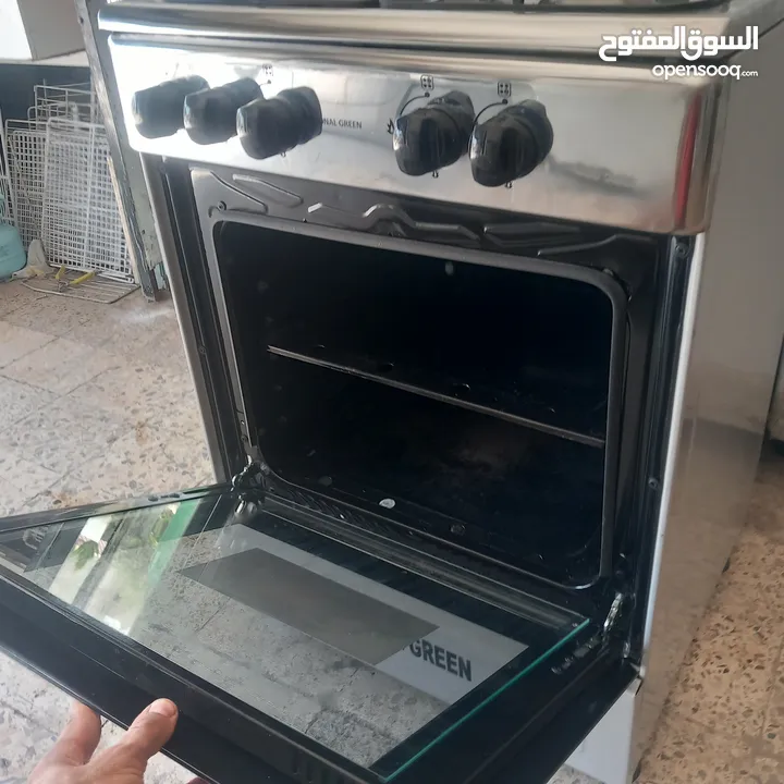 غاز اربع عيون شغال بحاله الوكاله مع.الفرن
