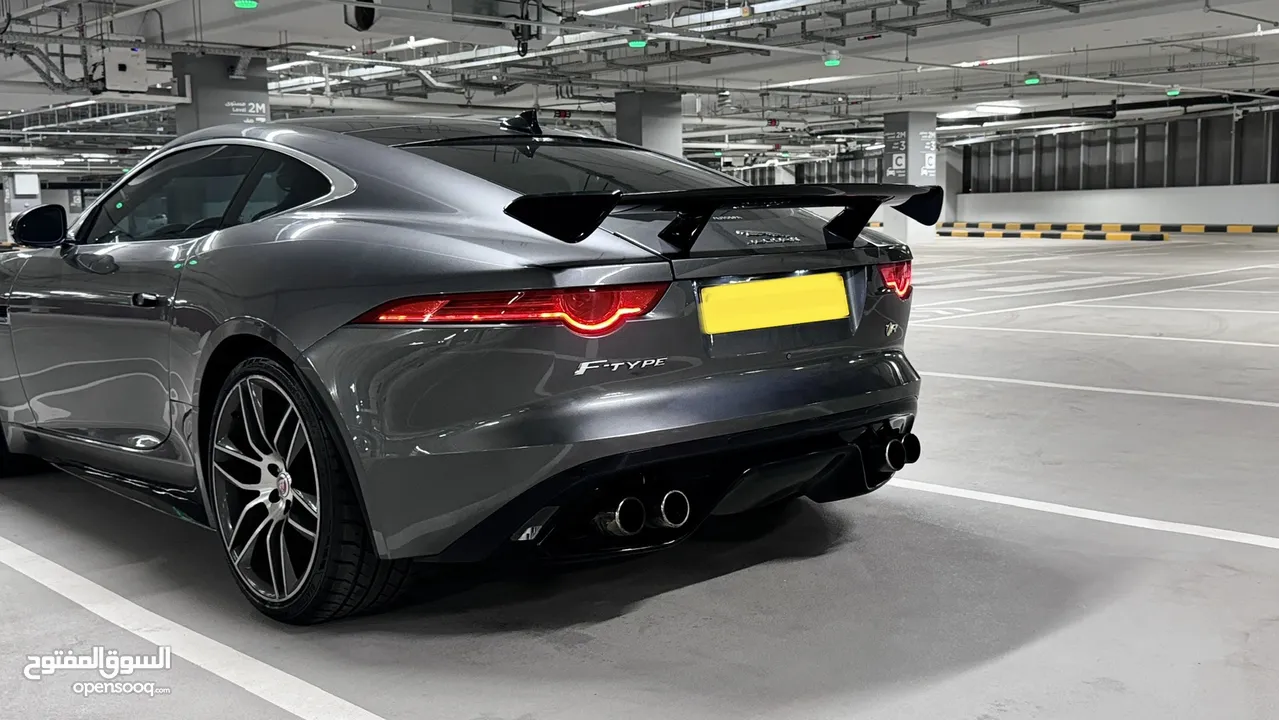 F TYPE R Dynamic 550hp