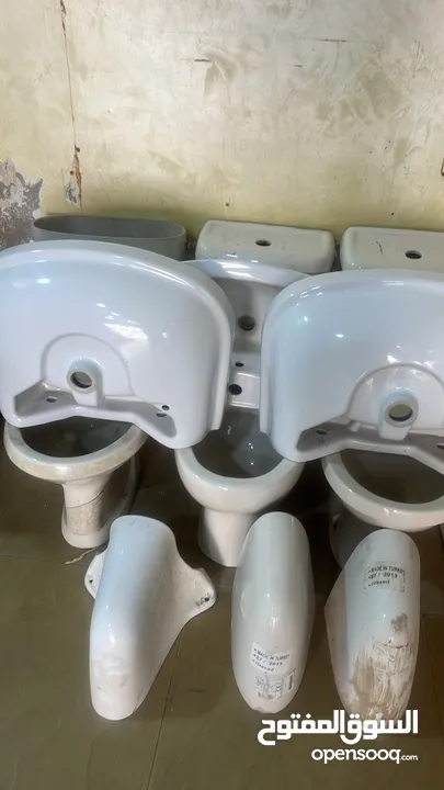ثلاجة خدمة ذاتيه بلاط واجهات خشب مضغوط مراحيض أفرنجي شروات