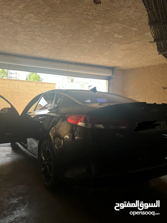 Kia k5 للبيع بلون اسود مميز وفحص مميز ، يد اولى!