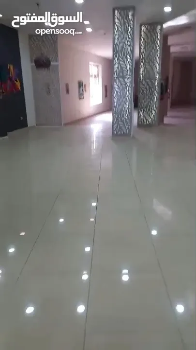 مجمع للبيع