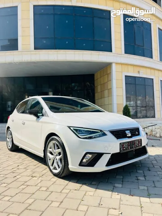 سيت ابيزا للبيع موديل 2022 SEAT lbizaFR بحالة الوكالة دهان شركة عداد قليل