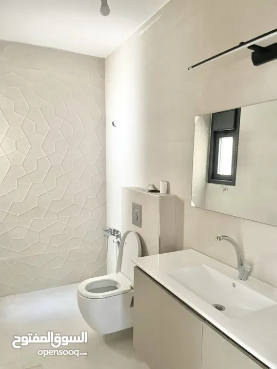 شقق للبيع في عين منجد