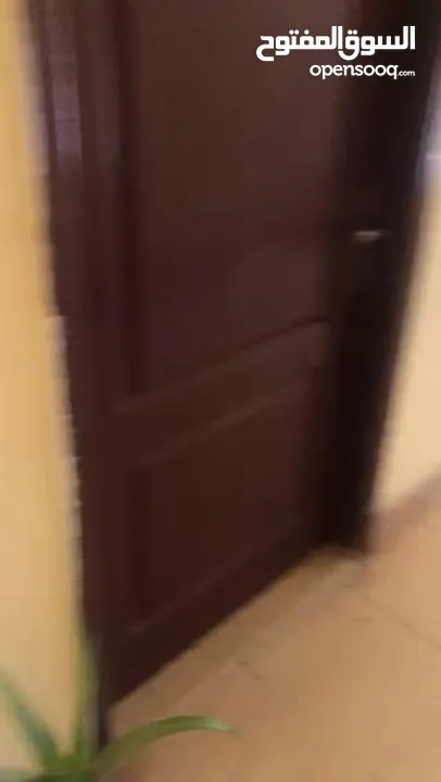 شقه مفروشه اثاث شبه جديد خلف ارابيلا مول مكيفه قريبه من جميع الخدمات والمولات