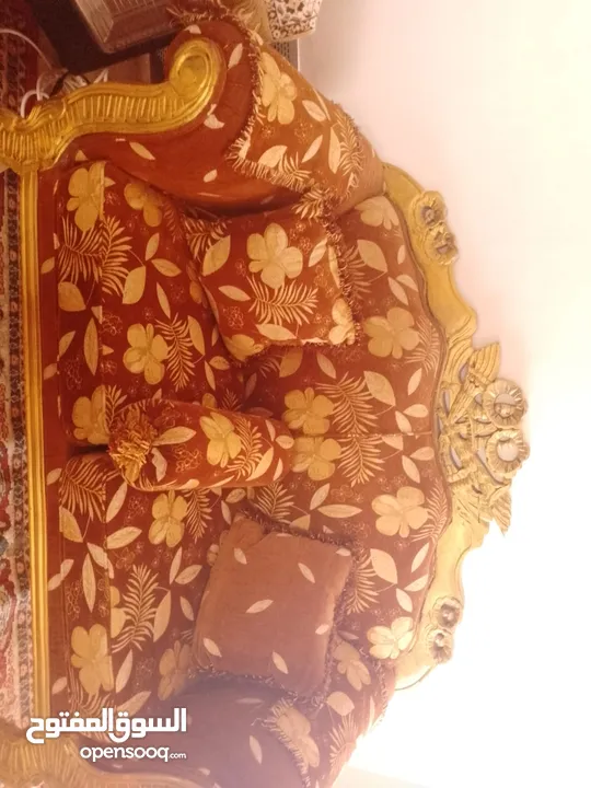 طقم كنب للبيع موجود في السلط ام العمد