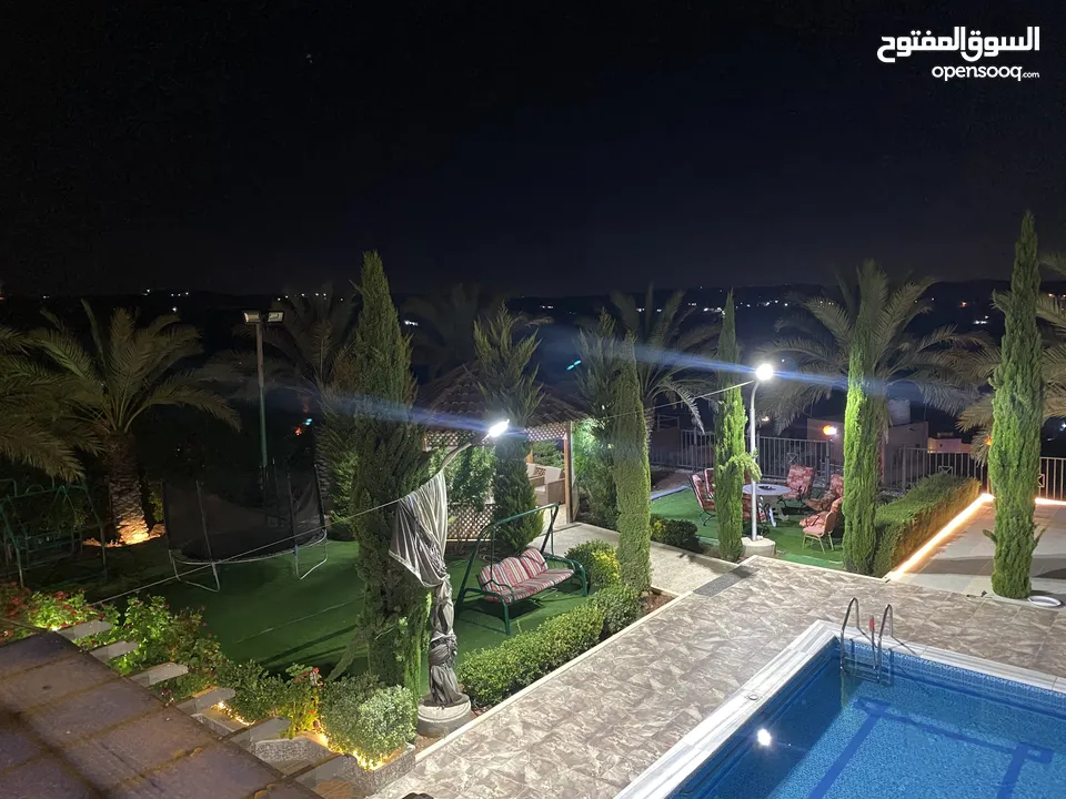 مزرعة خاصة مع ارض للبيع