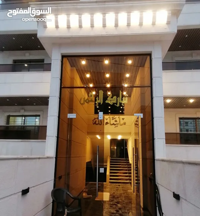 رووف دوبلكس 220 م مع ساحه كبيره 80م للبيع جنوب دوار اللوازم وغرب المستشفى التخصصي