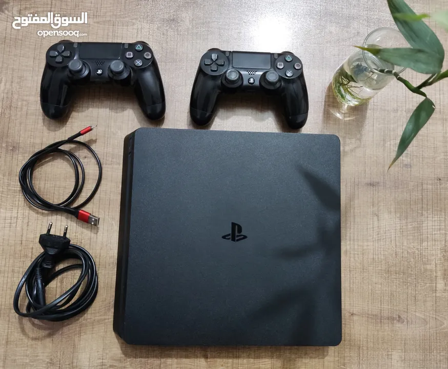 بلي فور سلم واحد تيرا (ps4 slim 1Tb) نظيف ما بيه اي مشكلة