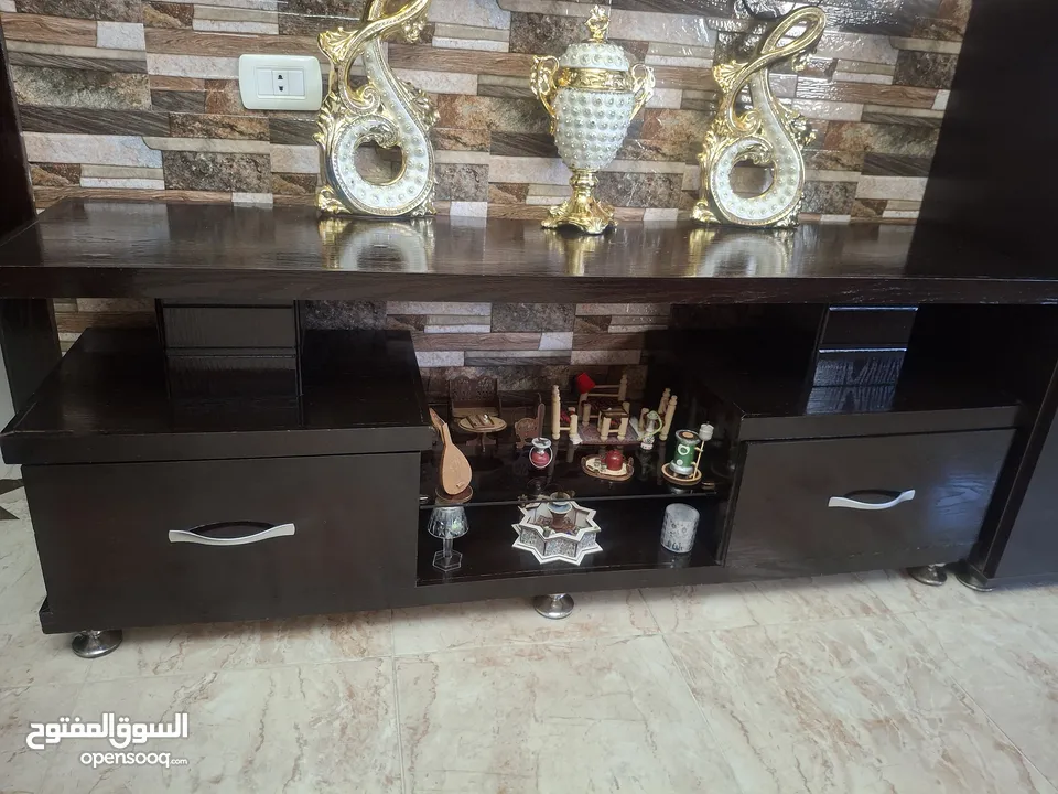 بيع كنب وبرادي وطاولة شاشة