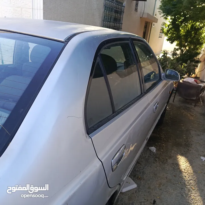 للبيع هونداي فيرنا موديل 2000 لون فضي للجادين ان شاء الله ما راح اقصر معهم